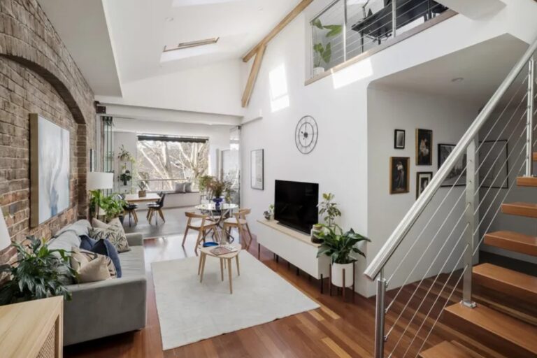 Purchased 52_57-75 Buckland Street, Chippendale,2008
